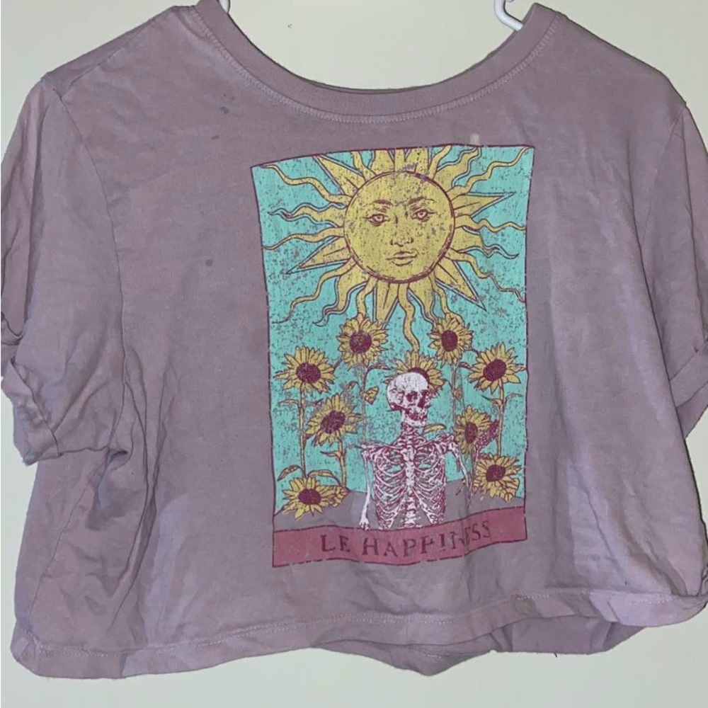 Vibe N’ Size medium crop shirt